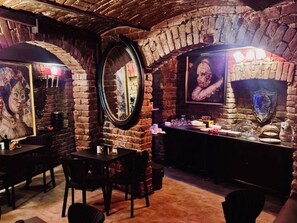 Breakfast area - Chateau D'Amour Luxury Boutique (București)