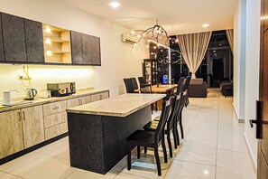 Luxury Villa, Courtyard View | Dining - Retro Pool Villa at Puchong by HCK (Puchong)