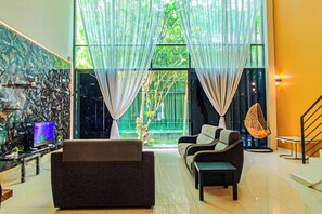 Luxury Villa, Courtyard View | Interior