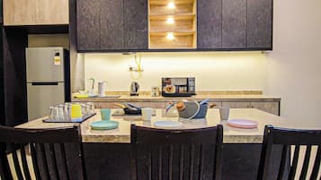 Luxury Villa, Courtyard View | Private kitchen