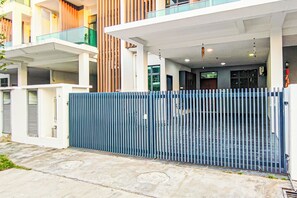 Exterior - Retro Pool Villa at Puchong by HCK (Cyberjaya)