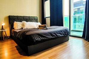 Luxury Villa, Courtyard View | Blackout drapes, iron/ironing board, free WiFi - Retro Pool Villa at Puchong by HCK (Puchong)