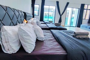 Villa luxueuse, vue sur la cour intérieure | Rideaux d’obscurcissement, fer et planche à repasser