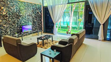 Luxury Villa, Courtyard View | Interior