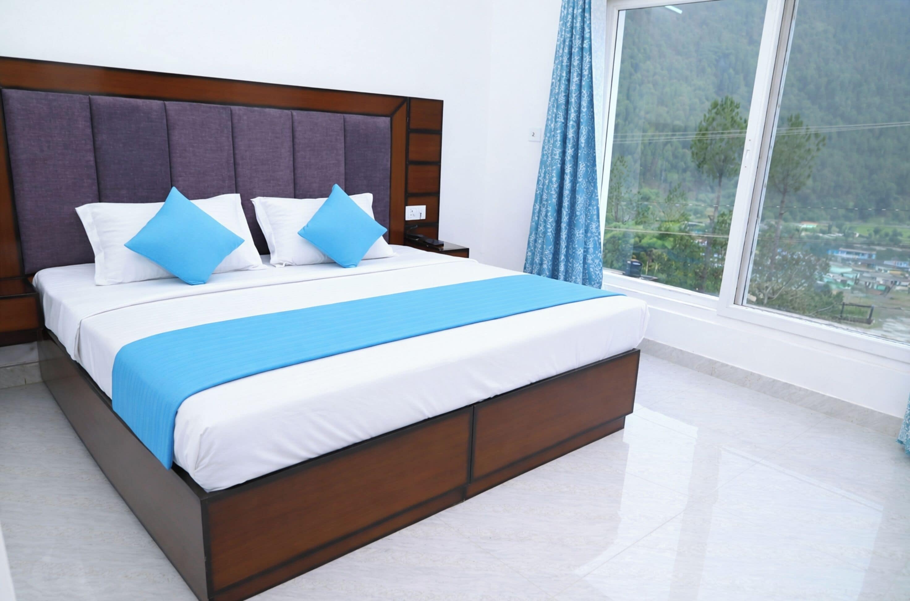 Deluxe Double Room, Mountain View | View from room