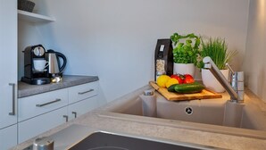 茶具/咖啡用具、冰箱、烤箱、炉灶