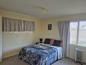 Room - Cosy Home in Hokowhitu. 5 minutes to parks, theater and museums. (Palmerston North)