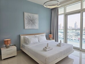 2 bedrooms, desk, iron/ironing board, WiFi - 2BR in Sunrise Bay | Beach Access & Marina View (Dubai)