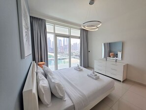 2 habitaciones, escritorio, tabla de planchar con plancha y wifi 