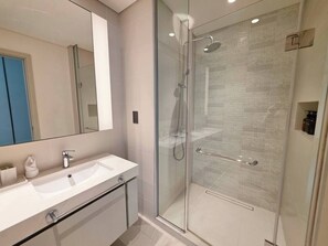 Hair dryer - 2BR in Sunrise Bay | Beach Access & Marina View (Dubai)
