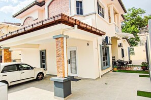 Exterior - Modern Home at Kajang by HCK (Kajang)