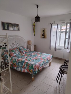 Room - House for rent in Mios by the week or long weekend (Mios)