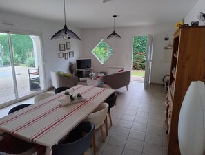 Interior - House for rent in Mios by the week or long weekend (Mios)