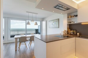 Cookware/dishes/utensils - 3 bedroom accommodation in NIEUWPOORT (NIEUWPOORT)