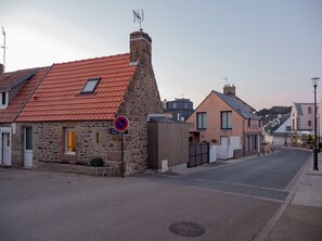Exterior - In the heart of Ploumanac'h, renovated fisherman's house (Perros-Guirec)
