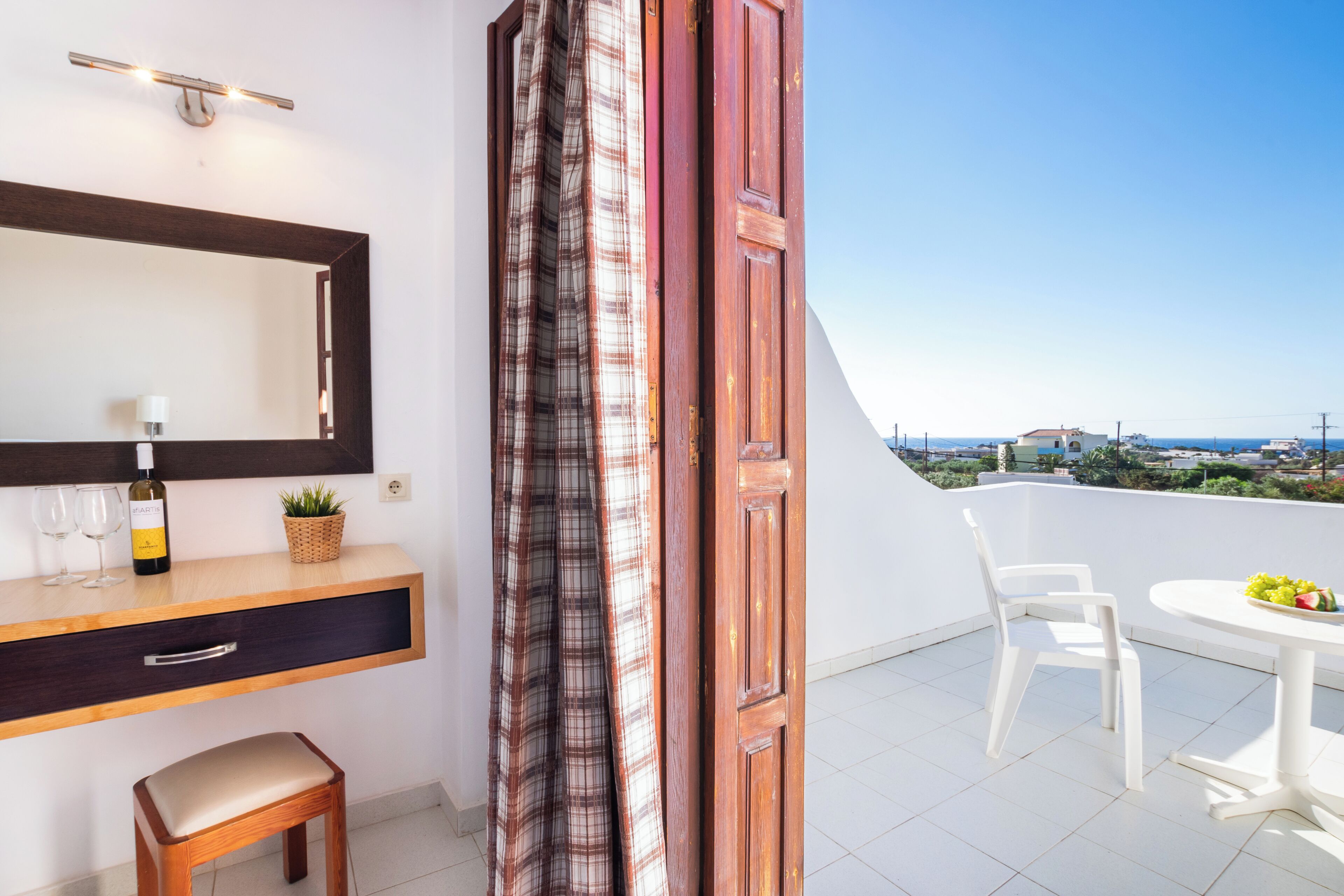 Standard-dobbeltværelse - balkon - udsigt til have | Interiør