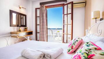 Standard Double Room, Balcony, Garden View