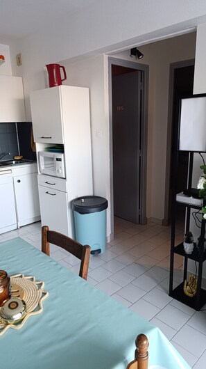 Interior - The charm of a cocooning apartment between harbor and sea. (Valras-Plage)