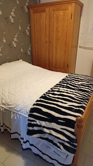 2 bedrooms, iron/ironing board, WiFi - The charm of a cocooning apartment between harbor and sea. (Valras-Plage)