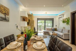 Interior - 3bd Maisonette with rooftop jacuzzi and views (Souda)