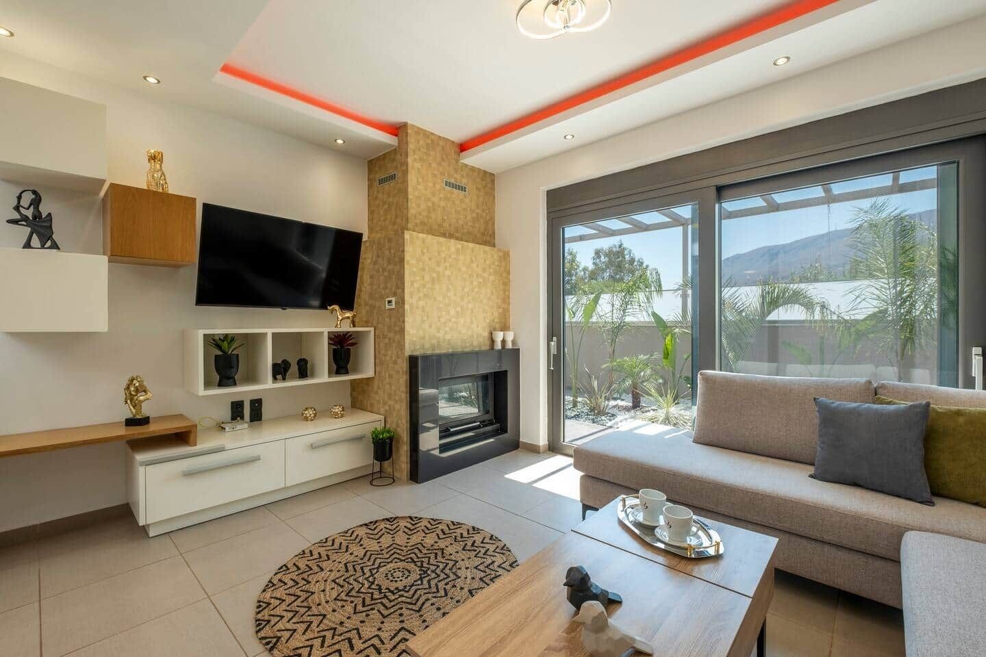 TV, fireplace