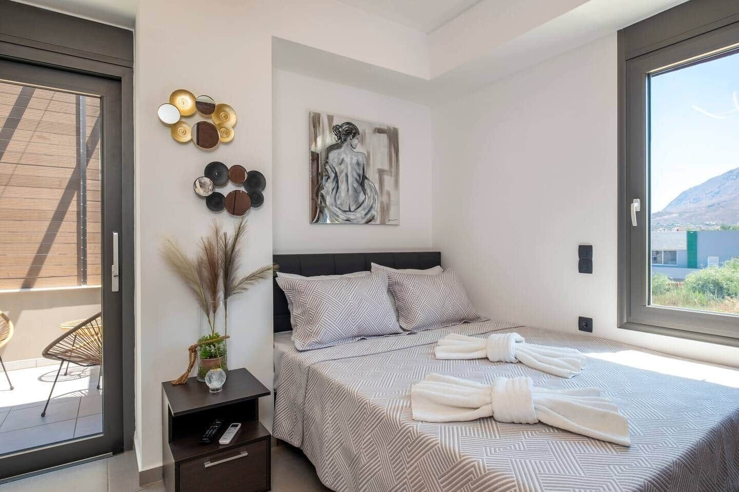 In-room safe, iron/ironing board, WiFi, bed sheets