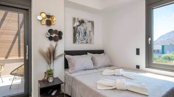 In-room safe, iron/ironing board, WiFi, bed sheets