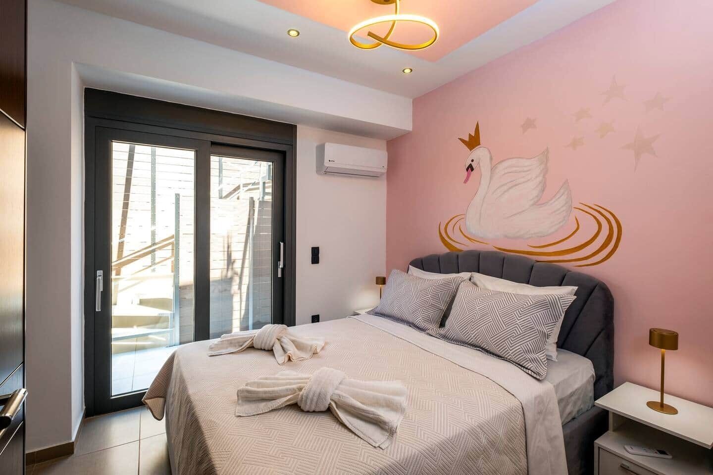 In-room safe, iron/ironing board, WiFi, bed sheets