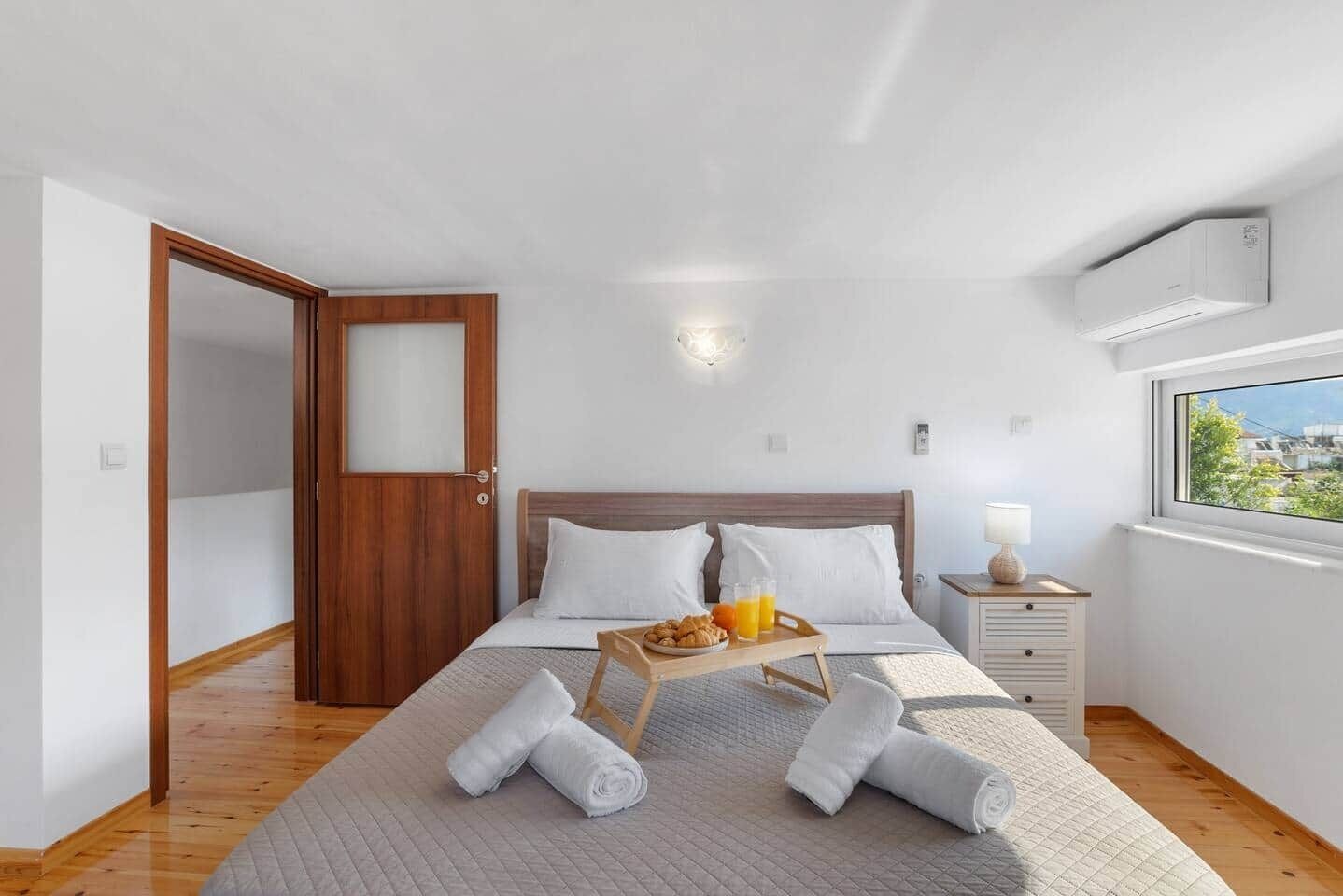 2 chambres, fer et planche à repasser, Wi-Fi, draps fournis