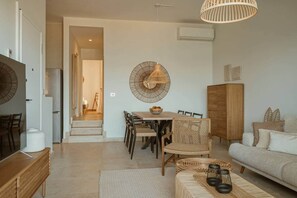 TV - Kalyves 2BD Sea View Apartment, New, Modern Design (Chania)