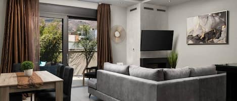 Smart TV y chimenea