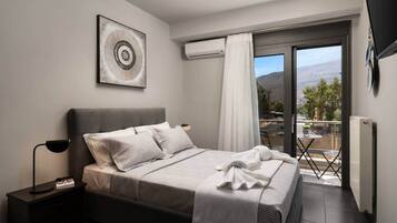 In-room safe, iron/ironing board, free WiFi, bed sheets