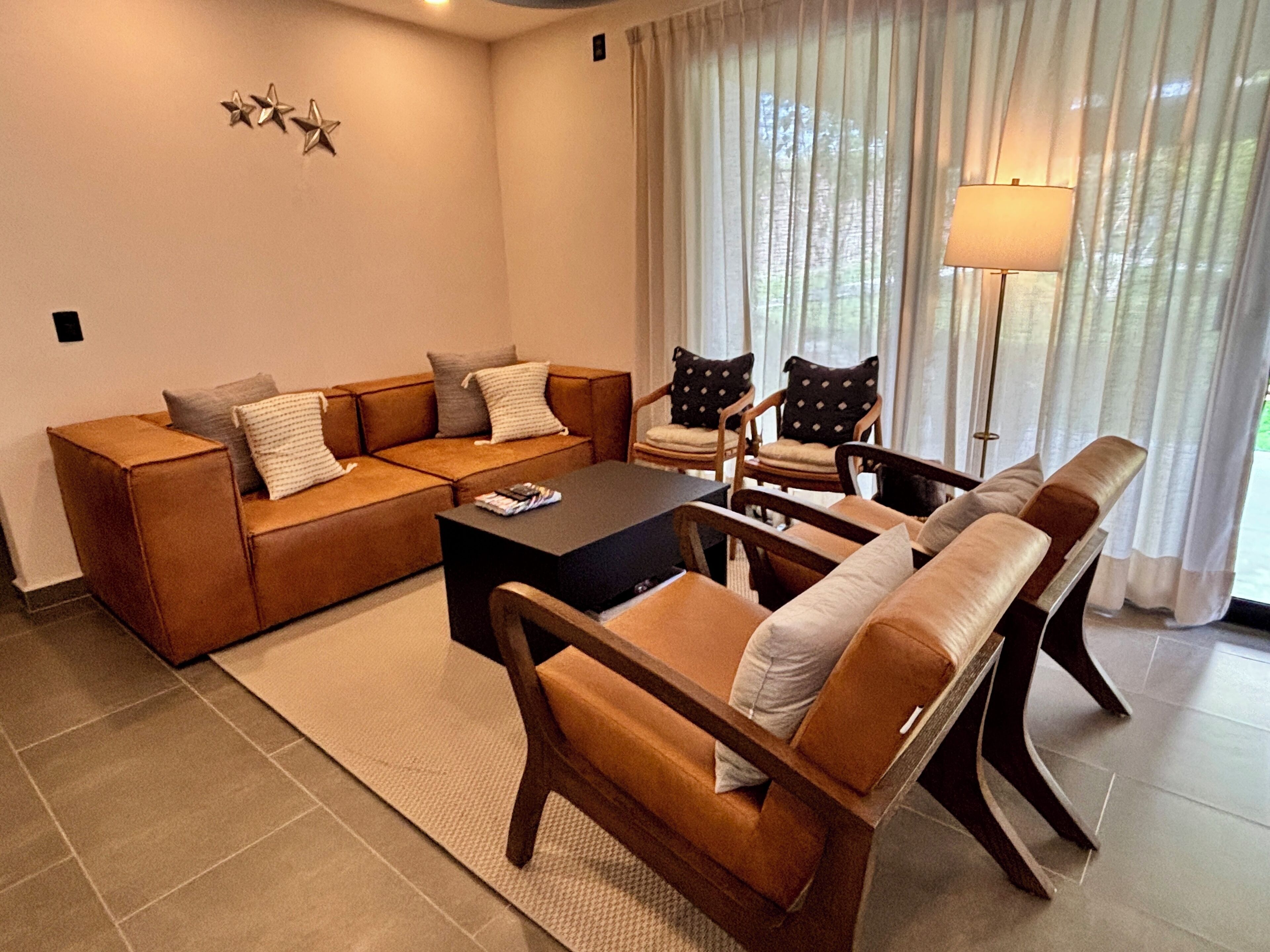 House, 5 Bedrooms, Patio | Living area