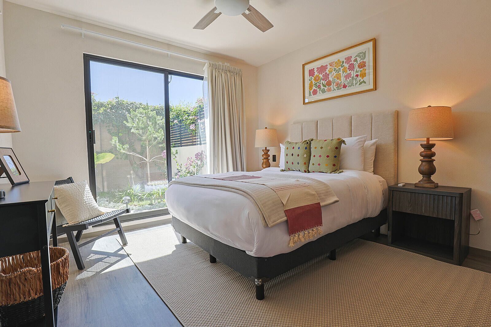 House, 5 Bedrooms, Patio
