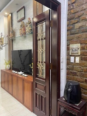 Studio, balcon, vue ville | Intérieur