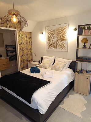 1 bedroom, iron/ironing board, bed sheets - Charming studio in the heart of the mountains (Burzet)