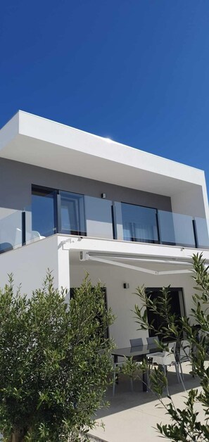 Exterior - Quietly located luxury vacation villa with private pool on Portugal's Silver Coast (Valado de Santa Quiteria)