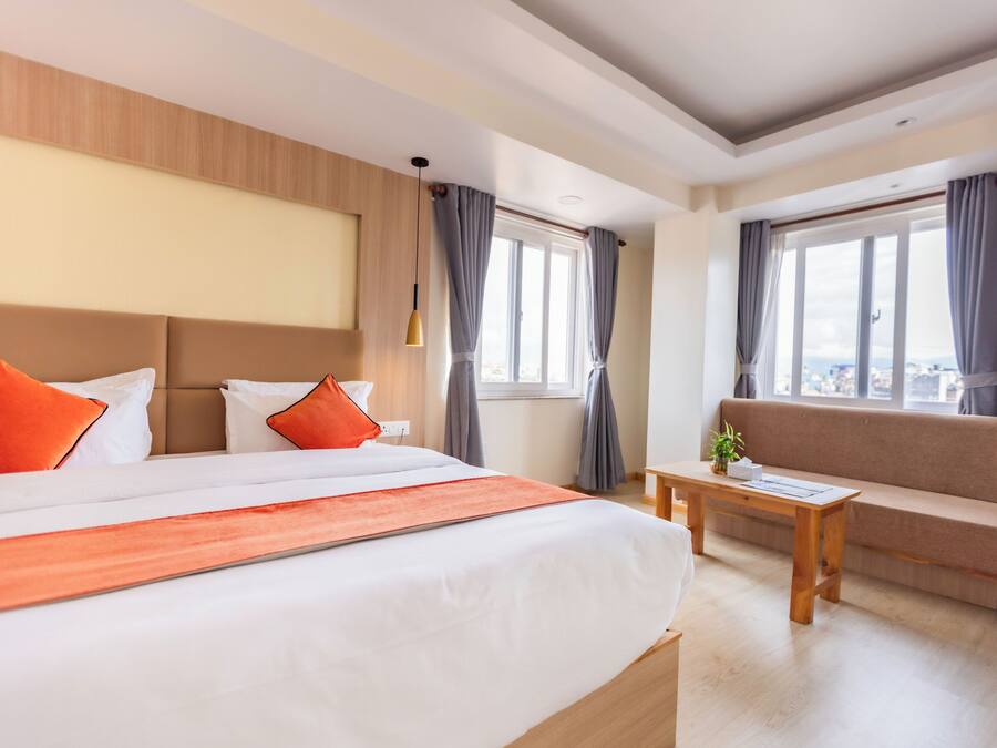 Superior Double Room, City View | Egyptian cotton sheets, premium bedding, Select Comfort beds, minibar