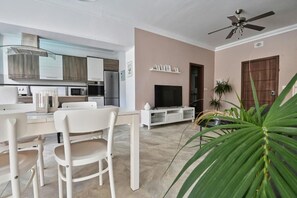 Dining - Villa Marni (Munxar)