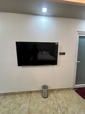 Casa de campo de lujo, vista al jardín | Espacio para trabajar con laptop y wifi gratis