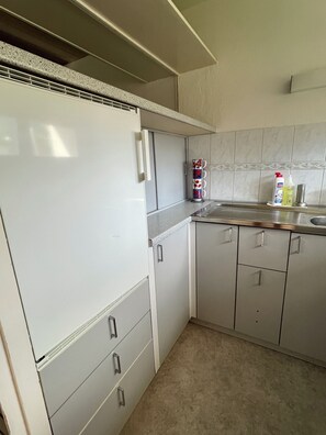 Private kitchen - Studio in the center, near baths and clinic, Haus Fortuna, ideal for 1-2 persons (Leukerbad)