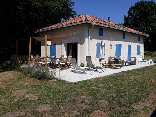 Maison familial,  1ha, jeux enfants, proche lac & océan