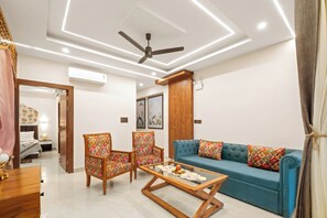 Living area - The Neeraj Ganga Rani Mahal (Rishikesh)