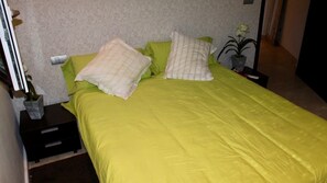 WiFi, bed sheets - Mydar airport and stadium (Tanger)