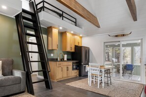 Interior - Hot Tub Cabin w/ Screened Porch & Loft Bed (Simpson)