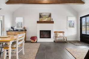 Dining - Hot Tub Cabin w/ Screened Porch & Loft Bed (Simpson)