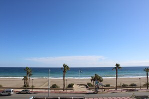 Beach - 2 Bedroom 1 Bathroom Sea Front (AN)