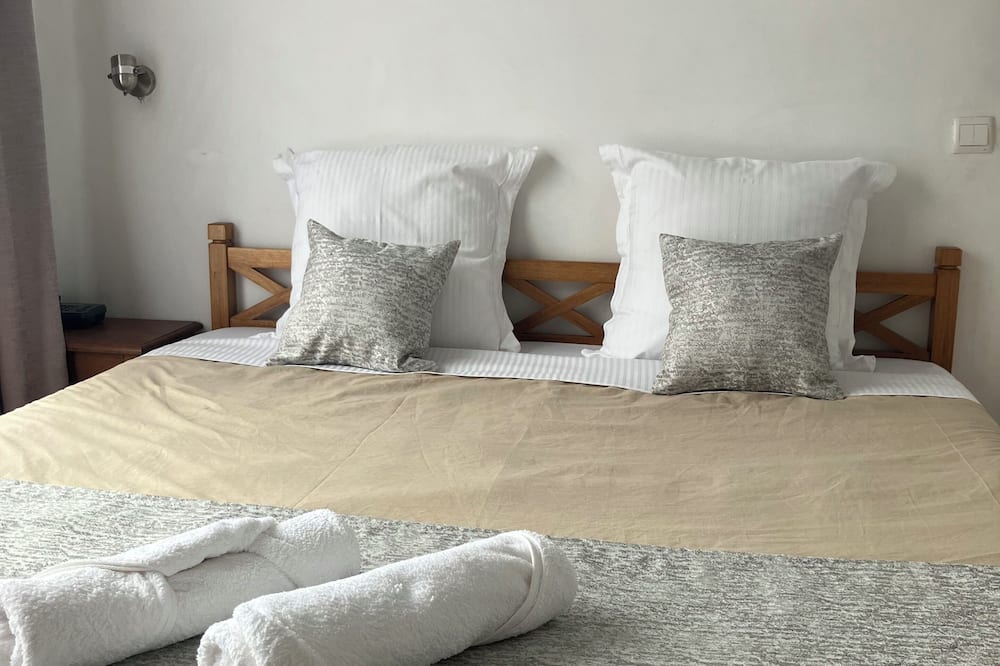 Radama Hotel & Studios