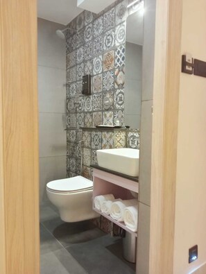 Superior Suite, City View | Bathroom - Mangalore Keys By Bestinn Leisure (Mangalore)