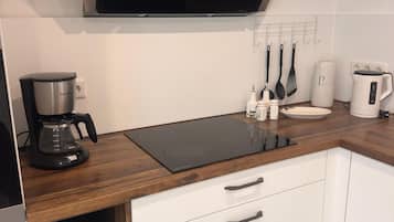 Kühlschrank, Ofen, Herdplatte, Geschirrspüler